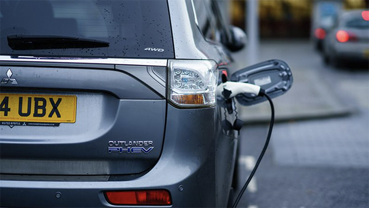 Government cancels plug-in car grants with immediate effect